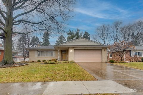 Tiny photo for 910 S Robert Drive, Mount Prospect, IL 60056 (MLS # 12589072)