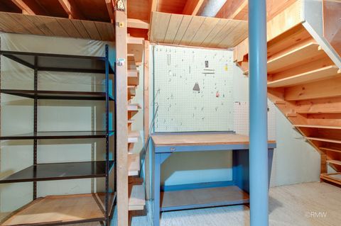 Tiny photo for 910 S Robert Drive, Mount Prospect, IL 60056 (MLS # 12589072)