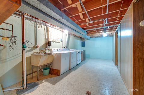 Tiny photo for 910 S Robert Drive, Mount Prospect, IL 60056 (MLS # 12589072)