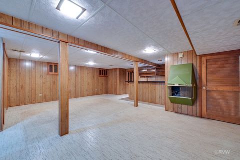 Tiny photo for 910 S Robert Drive, Mount Prospect, IL 60056 (MLS # 12589072)