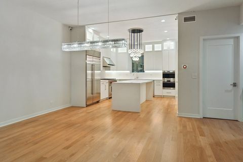 Tiny photo for 1640 S prairie Avenue, Chicago, IL 60616 (MLS # 12538376)