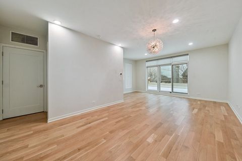 Tiny photo for 1640 S prairie Avenue, Chicago, IL 60616 (MLS # 12538376)