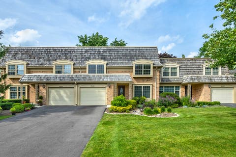 Photo of 19W010 Avenue Normandy East Avenue, Oak Brook, IL 60523 (MLS # 12709116)