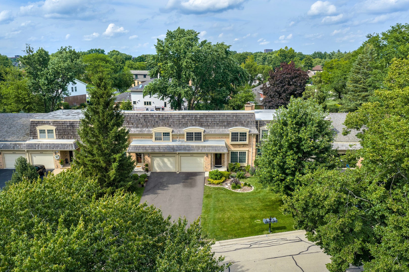 19W010 Avenue Normandy East Avenue