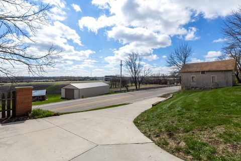 Tiny photo for 6400 Valley Drive, Bettendorf, IA 52722 (MLS # 12611713)