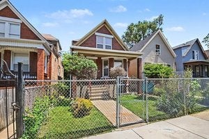 Photo of 6621 S Oakley Avenue, Chicago, IL 60636 (MLS # 12747997)