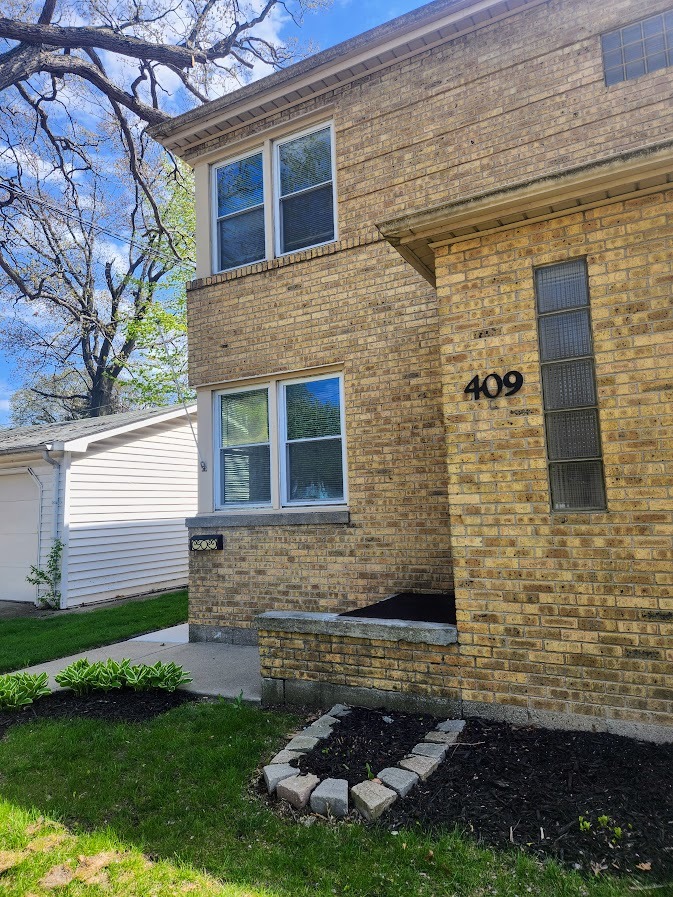 409-11 W Keith Avenue