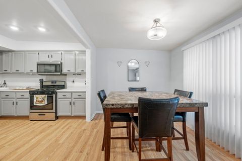 Tiny photo for 16345 Brementowne Drive, Tinley Park, IL 60477 (MLS # 12576378)