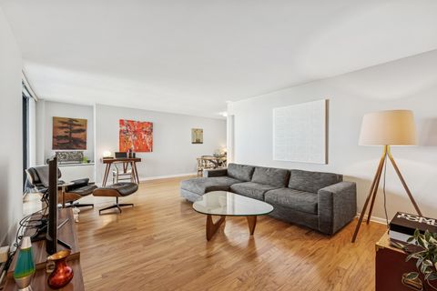 Tiny photo for 3440 N Lake Shore Drive #8C, Chicago, IL 60657 (MLS # 12488185)