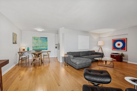 Tiny photo for 3440 N Lake Shore Drive #8C, Chicago, IL 60657 (MLS # 12488185)