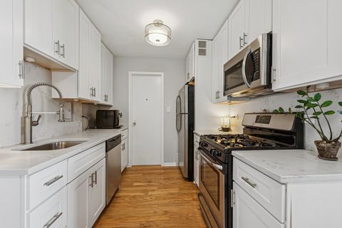 Tiny photo for 3440 N Lake Shore Drive #8C, Chicago, IL 60657 (MLS # 12488185)