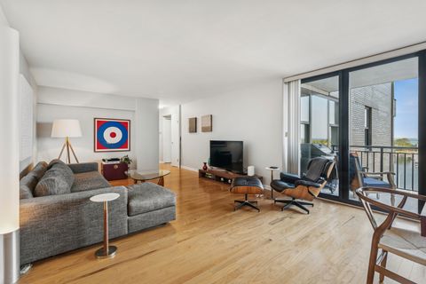 Tiny photo for 3440 N Lake Shore Drive #8C, Chicago, IL 60657 (MLS # 12488185)