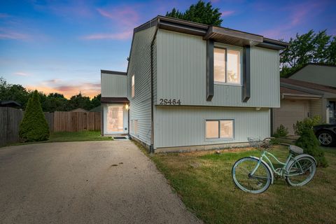 2S464 Cottonwood Court Warrenville IL 60555
