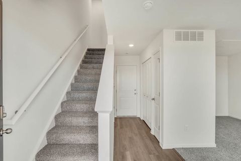 Tiny photo for 431 lakeshore Court, St. Charles, IL 60174 (MLS # 12531940)