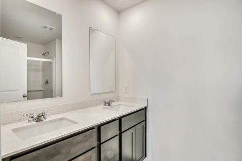 Tiny photo for 431 lakeshore Court, St. Charles, IL 60174 (MLS # 12531940)