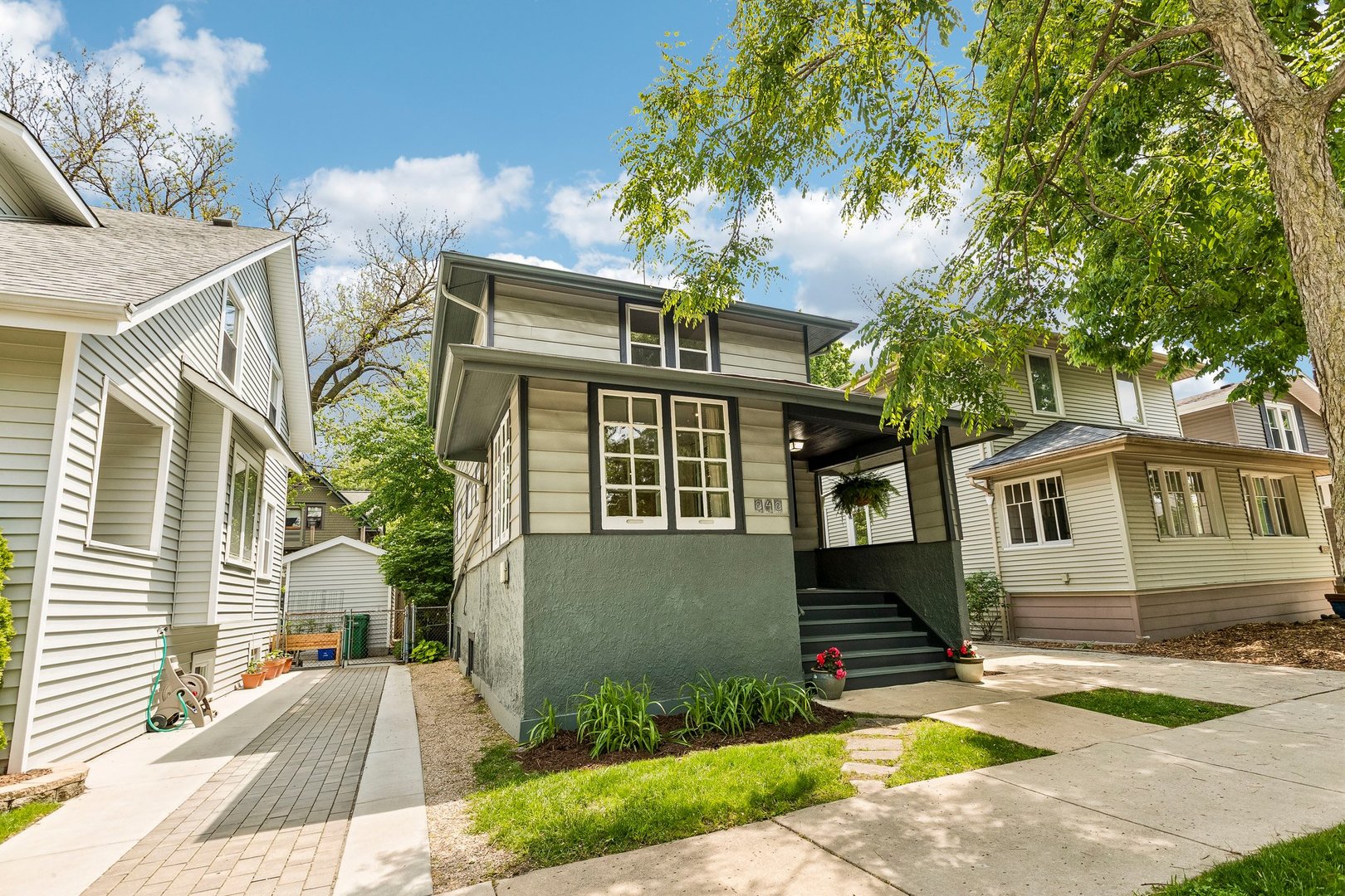 848 Carpenter Avenue