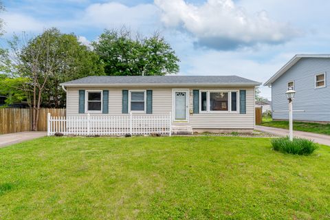 Photo of 3410 Greenbrier Drive, Bettendorf, IA 52722 (MLS # 12639096)