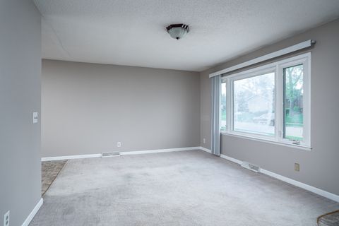 Tiny photo for 3410 Greenbrier Drive, Bettendorf, IA 52722 (MLS # 12639096)