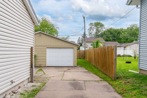 Tiny photo for 3410 Greenbrier Drive, Bettendorf, IA 52722 (MLS # 12639096)
