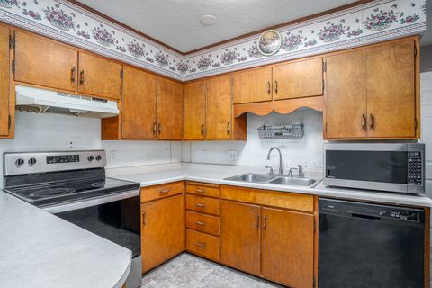 Tiny photo for 3410 Greenbrier Drive, Bettendorf, IA 52722 (MLS # 12639096)