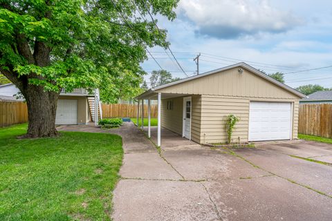Tiny photo for 3410 Greenbrier Drive, Bettendorf, IA 52722 (MLS # 12639096)