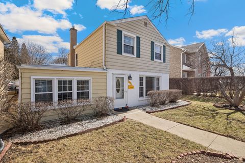 Tiny photo for 213 S Dryden Place, Arlington Heights, IL 60004 (MLS # 12582651)