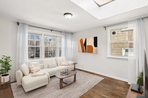 Tiny photo for 213 S Dryden Place, Arlington Heights, IL 60004 (MLS # 12582651)