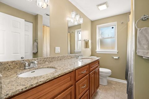 Tiny photo for 213 S Dryden Place, Arlington Heights, IL 60004 (MLS # 12582651)