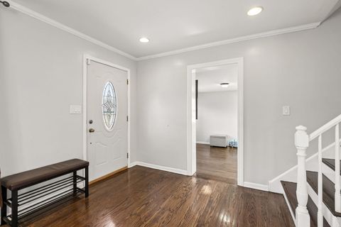 Tiny photo for 213 S Dryden Place, Arlington Heights, IL 60004 (MLS # 12582651)