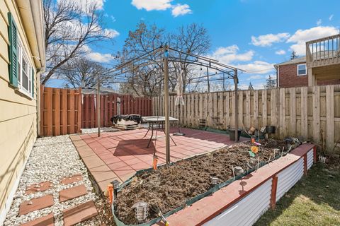 Tiny photo for 213 S Dryden Place, Arlington Heights, IL 60004 (MLS # 12582651)