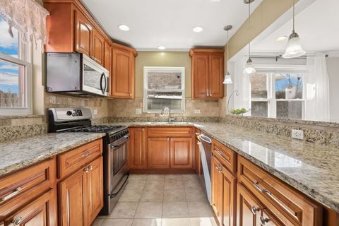 Tiny photo for 213 S Dryden Place, Arlington Heights, IL 60004 (MLS # 12582651)