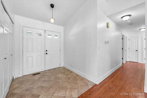 Tiny photo for 1030 Woodbridge Drive, Cary, IL 60013 (MLS # 12483404)