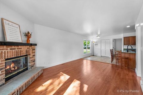 Tiny photo for 1030 Woodbridge Drive, Cary, IL 60013 (MLS # 12483404)