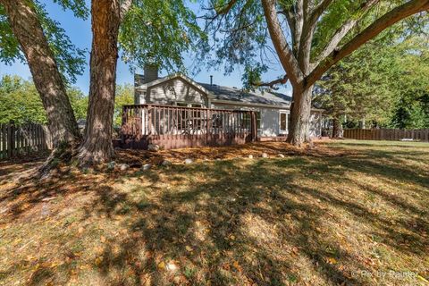Tiny photo for 1030 Woodbridge Drive, Cary, IL 60013 (MLS # 12483404)