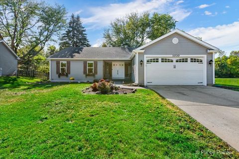 Photo of 1030 Woodbridge Drive, Cary, IL 60013 (MLS # 12483404)