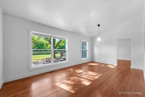 Tiny photo for 1030 Woodbridge Drive, Cary, IL 60013 (MLS # 12483404)