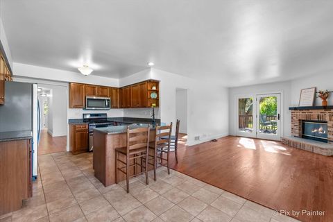 Tiny photo for 1030 Woodbridge Drive, Cary, IL 60013 (MLS # 12483404)