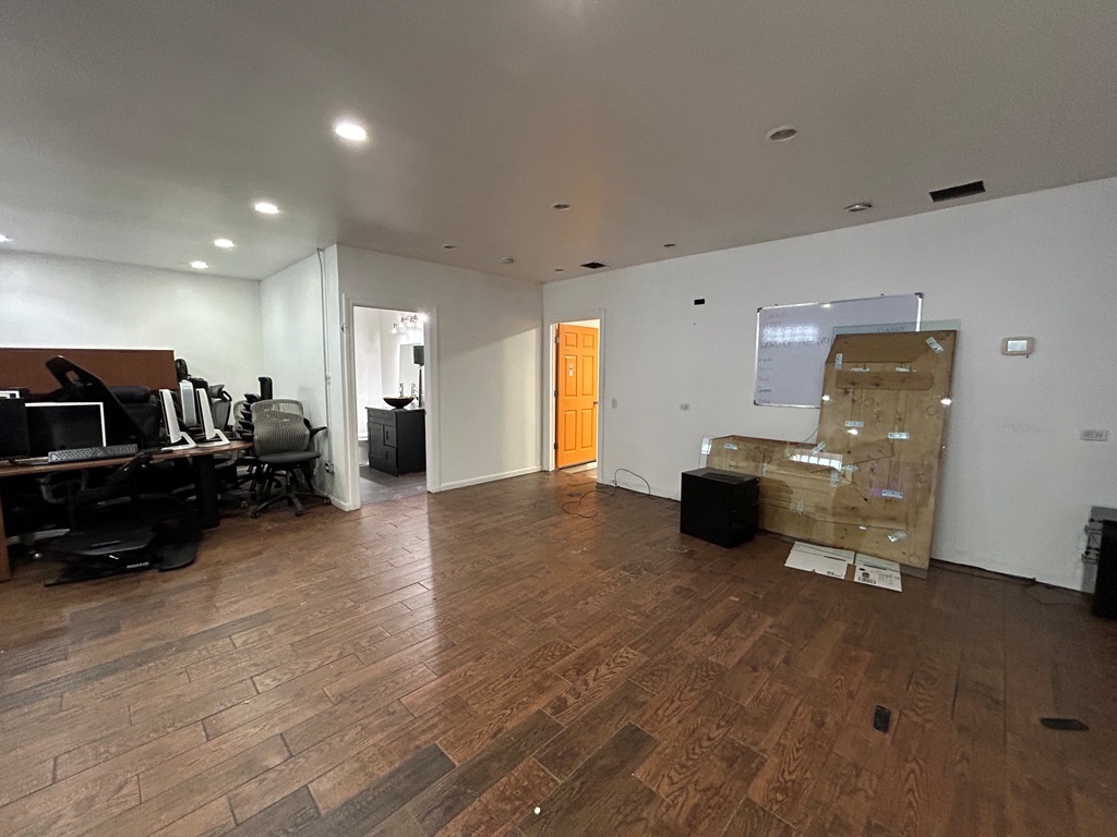 1310 N Cicero Avenue