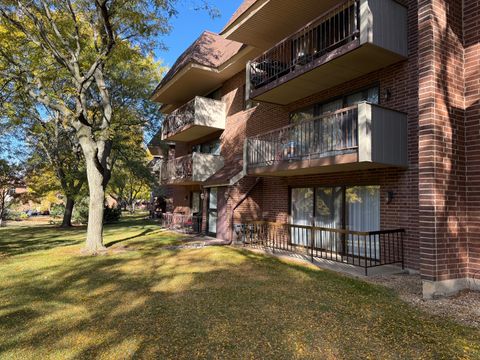 Tiny photo for 201 E Janata Boulevard #1A, Lombard, IL 60148 (MLS # 12501447)