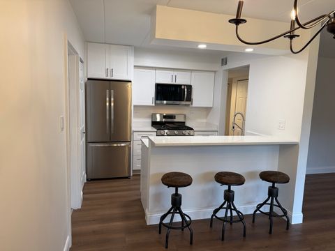 Tiny photo for 201 E Janata Boulevard #1A, Lombard, IL 60148 (MLS # 12501447)