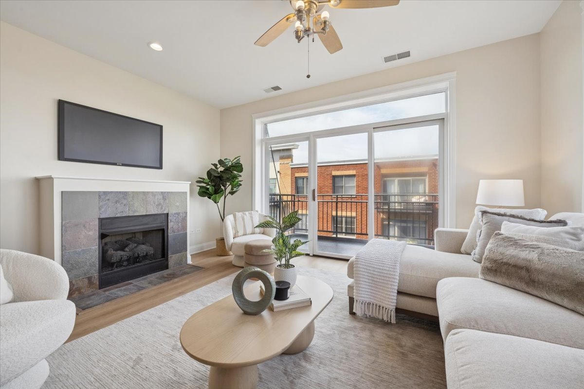 2310 W St. Paul Avenue 601