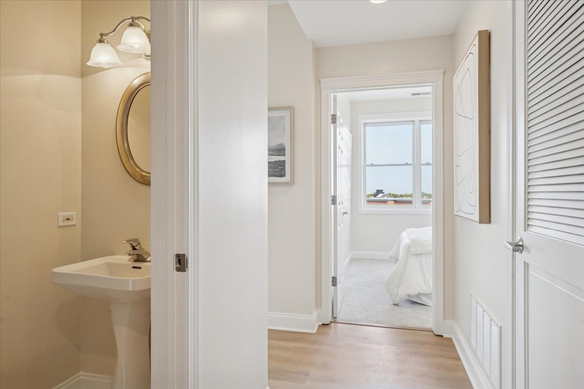 2310 W St. Paul Avenue 601