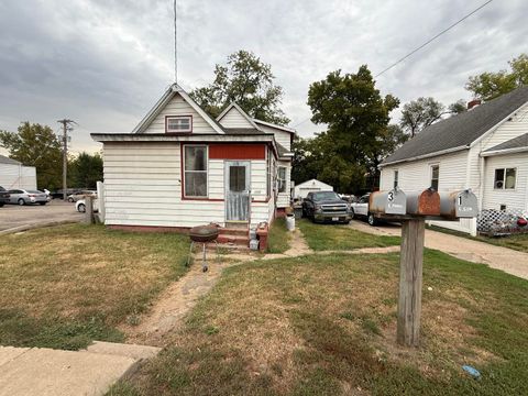 Photo of 408 Mckinley Avenue, Bartonville, IL 61607 (MLS # 12478326)