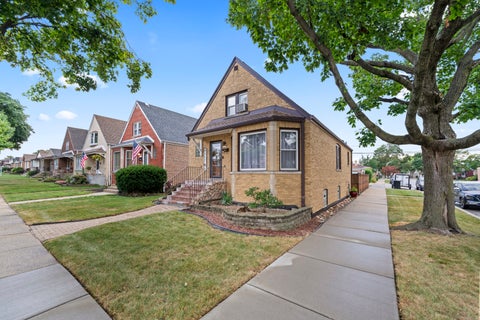 Tiny photo for 5300 S Narragansett Avenue, Chicago, IL 60638 (MLS # 12764485)