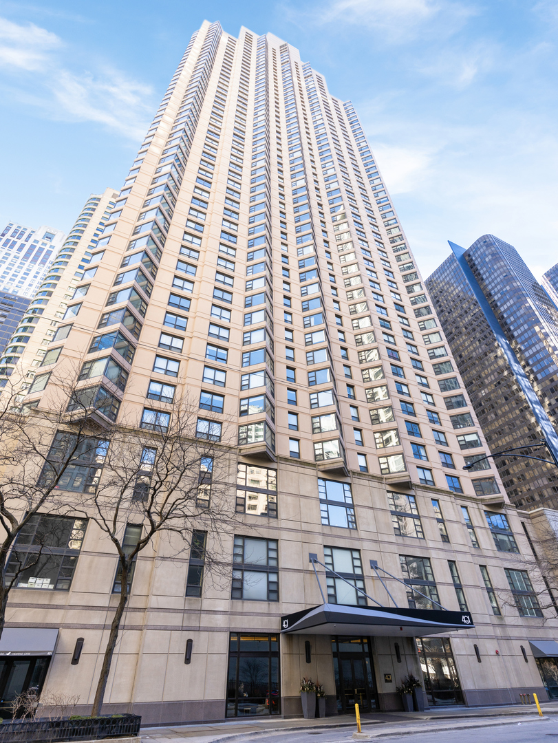 401 E Ontario Street 4206