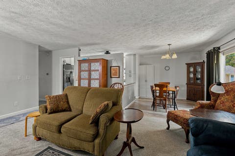 Tiny photo for 5710 N Fillmore Street, Davenport, IA 52806 (MLS # 12738981)