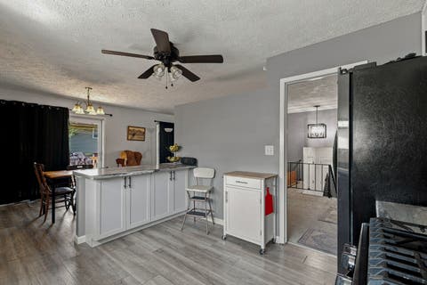 Tiny photo for 5710 N Fillmore Street, Davenport, IA 52806 (MLS # 12738981)