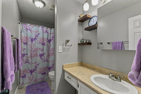Tiny photo for 5710 N Fillmore Street, Davenport, IA 52806 (MLS # 12738981)