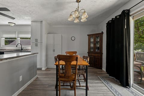 Tiny photo for 5710 N Fillmore Street, Davenport, IA 52806 (MLS # 12738981)