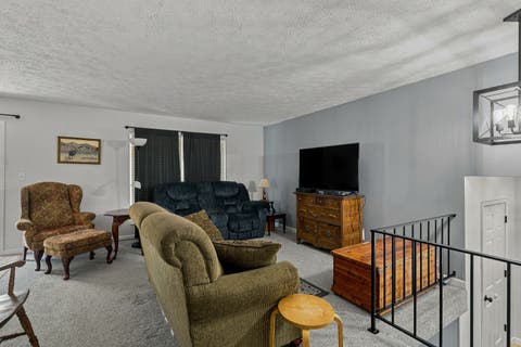 Tiny photo for 5710 N Fillmore Street, Davenport, IA 52806 (MLS # 12738981)